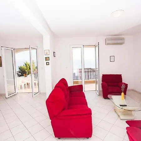 Apartment Sea View - 250 M From Sea Jesenice (Split-Dalmatia)